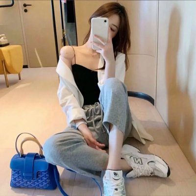 歌唱动荡的青春